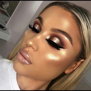 Meet your Posher, Briana